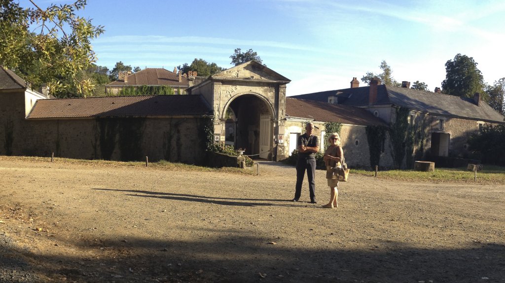VIGNES DU CHATEAU DE L'OISELINIERE 2.jpg